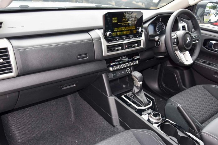 2025 Mitsubishi Triton GLS