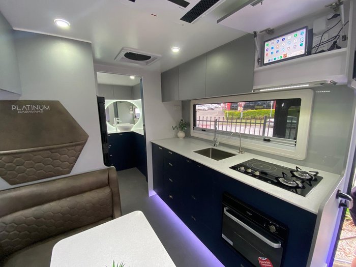 2025 Platinum 20.6 Cxr Large Ensuite Massive Savings $$