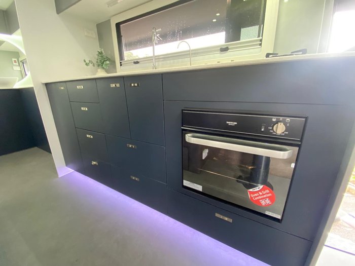 2025 Platinum 20.6 Cxr Large Ensuite Massive Savings $$