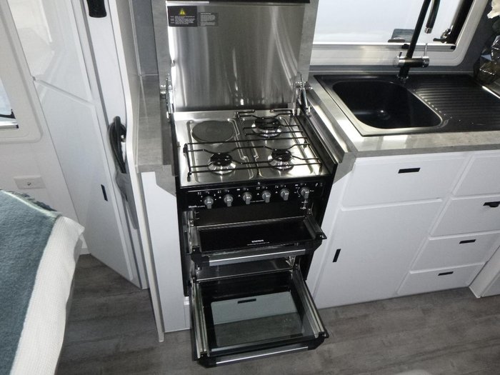 2024 JB Caravans Gator X 17'10