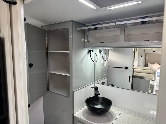 2025 JB Caravans Dirt Road Extreme 19'6 Fd