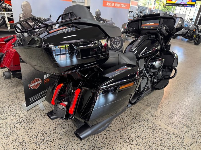 2025 Harley-Davidson Street Glide Ultra 117 (FLHXU) Touring Black