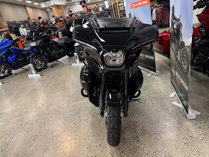 2025 Harley-Davidson Street Glide Ultra 117 (FLHXU) Touring Black