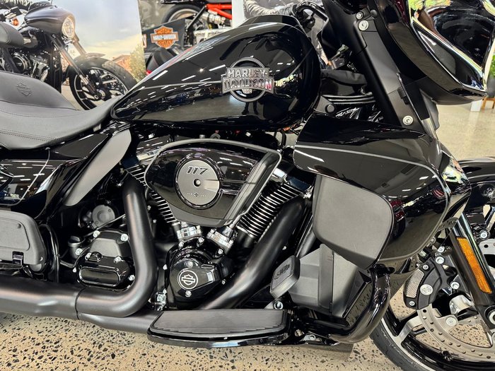 2025 Harley-Davidson Street Glide Ultra 117 (FLHXU) Touring Black