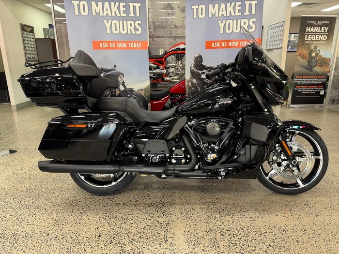 2025 Harley-Davidson Street Glide Ultra 117 (FLHXU) Touring Black