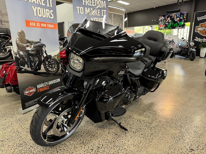 2025 Harley-Davidson Street Glide Ultra 117 (FLHXU) Touring Black