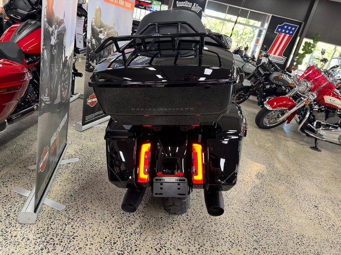 2025 Harley-Davidson Street Glide Ultra 117 (FLHXU) Touring Black