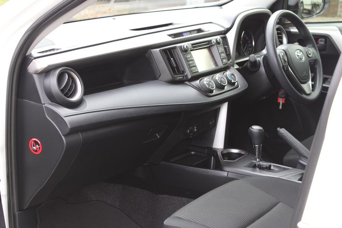 2018 Toyota RAV4 GX ZSA42R Glacier White