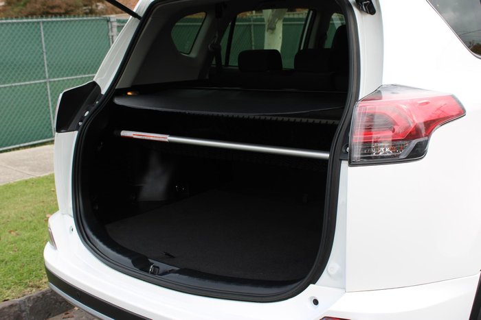 2018 Toyota RAV4 GX ZSA42R Glacier White