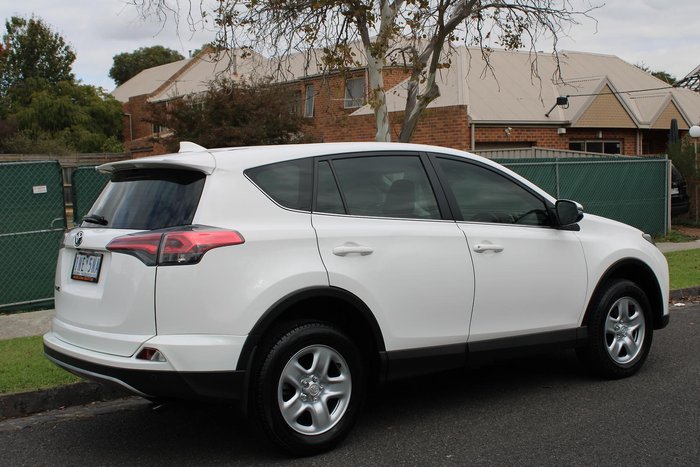 2018 Toyota RAV4 GX ZSA42R Glacier White