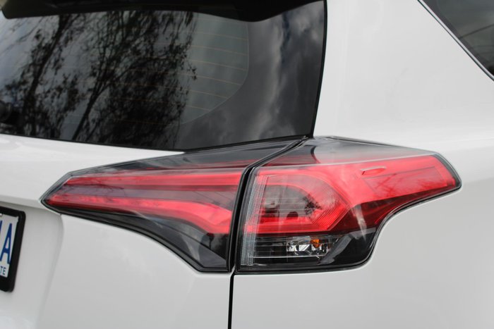 2018 Toyota RAV4 GX ZSA42R Glacier White