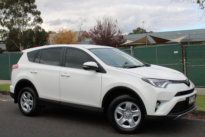 2018 Toyota RAV4 GX ZSA42R Glacier White