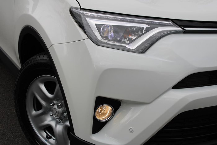2018 Toyota RAV4 GX ZSA42R Glacier White