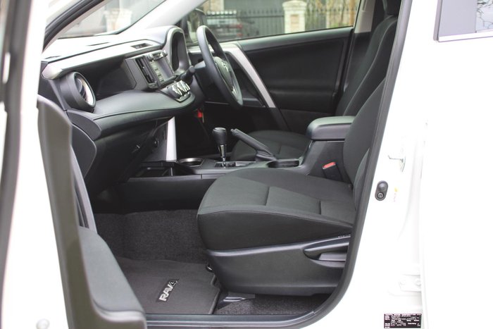 2018 Toyota RAV4 GX ZSA42R Glacier White