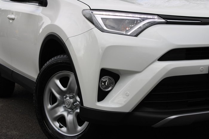 2018 Toyota RAV4 GX ZSA42R Glacier White