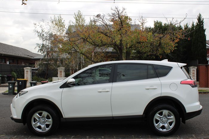 2018 Toyota RAV4 GX ZSA42R Glacier White