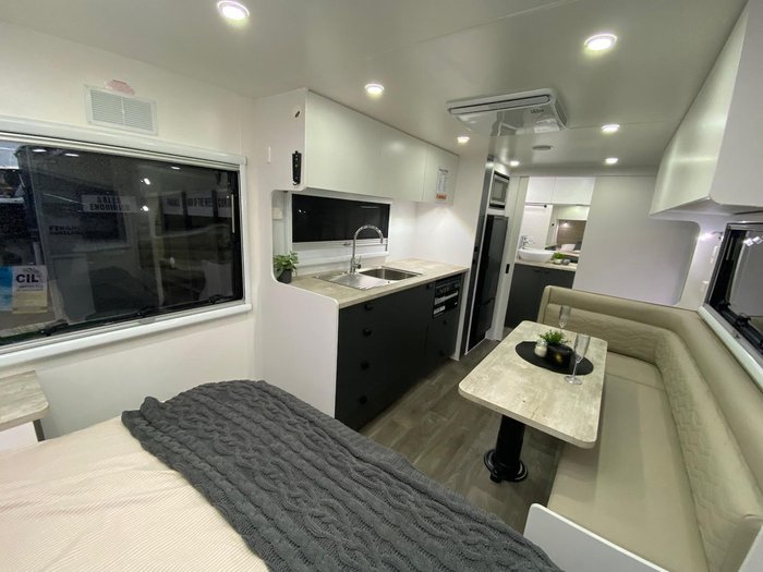 2025 Vivid Caravans EXPLORER 18