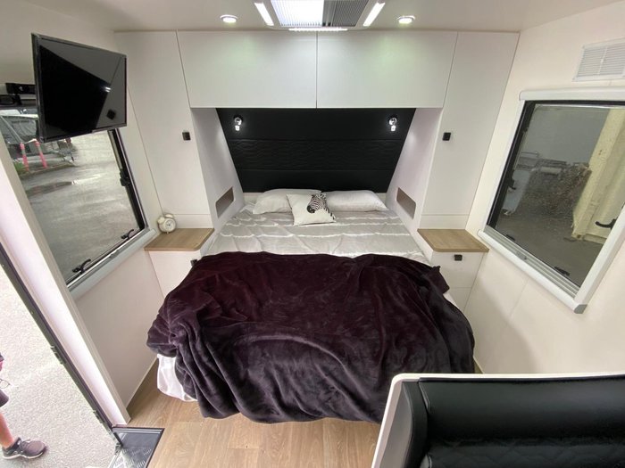 2025 Vivid Caravans NOMAD 21 LARGE ENSUITE