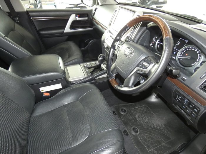 2020 Toyota Landcruiser
