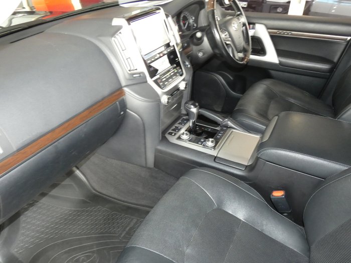 2020 Toyota Landcruiser