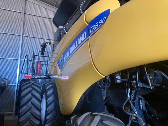 2015 New Holland Cr8.90