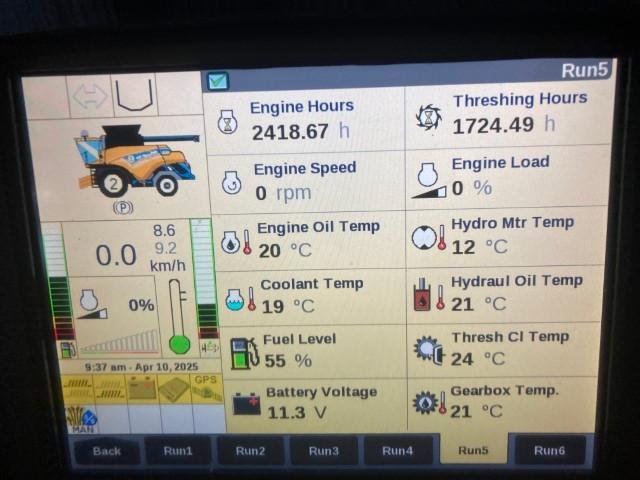 2015 New Holland Cr8.90