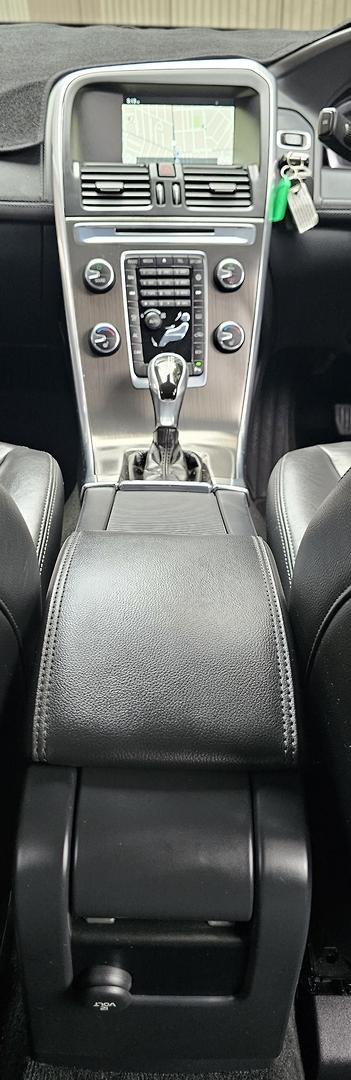 2014 Volvo XC60 D4 Luxury MY14 Crystal White