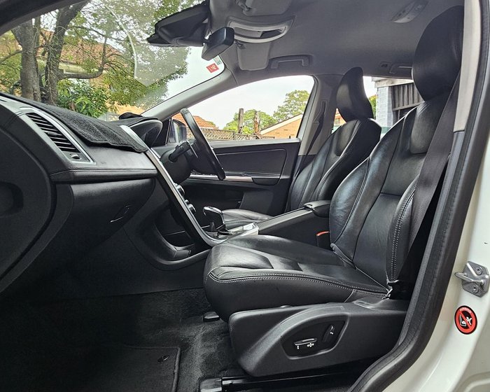 2014 Volvo XC60 D4 Luxury MY14 Crystal White