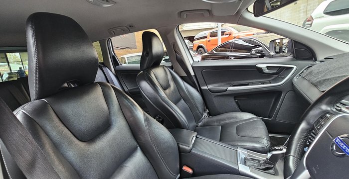 2014 Volvo XC60 D4 Luxury MY14 Crystal White