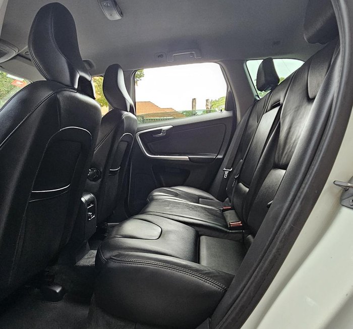 2014 Volvo XC60 D4 Luxury MY14 Crystal White