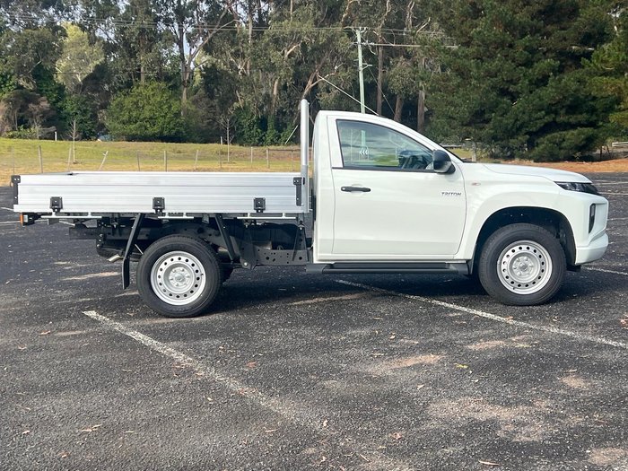 2023 Mitsubishi Triton GLX