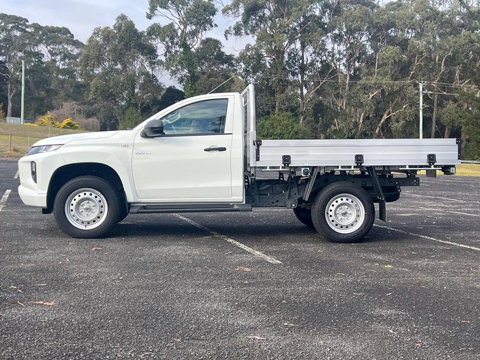 2023 Mitsubishi Triton GLX