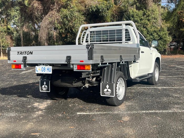 2023 Mitsubishi Triton GLX
