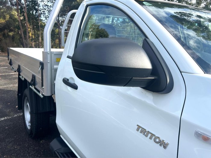 2023 Mitsubishi Triton GLX