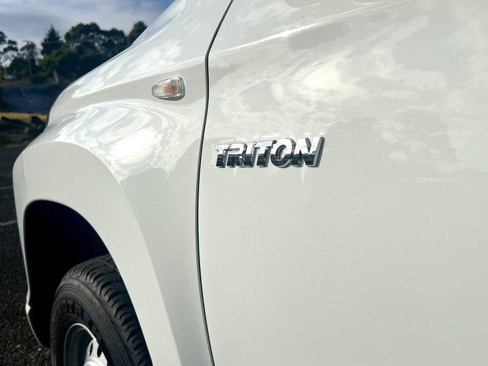 2023 Mitsubishi Triton GLX