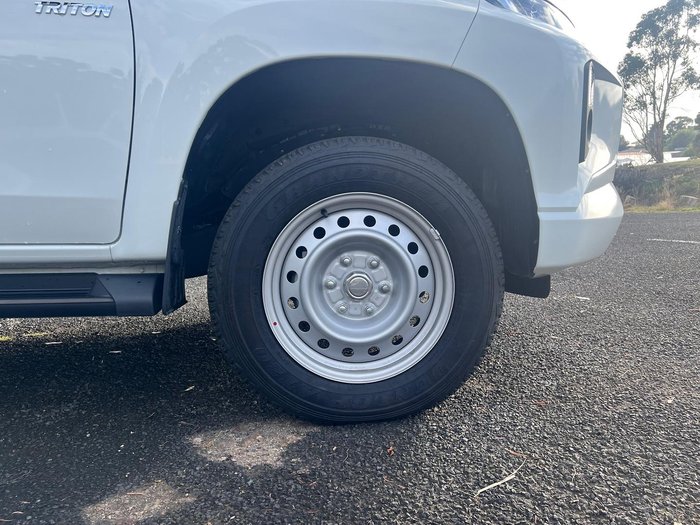 2023 Mitsubishi Triton GLX