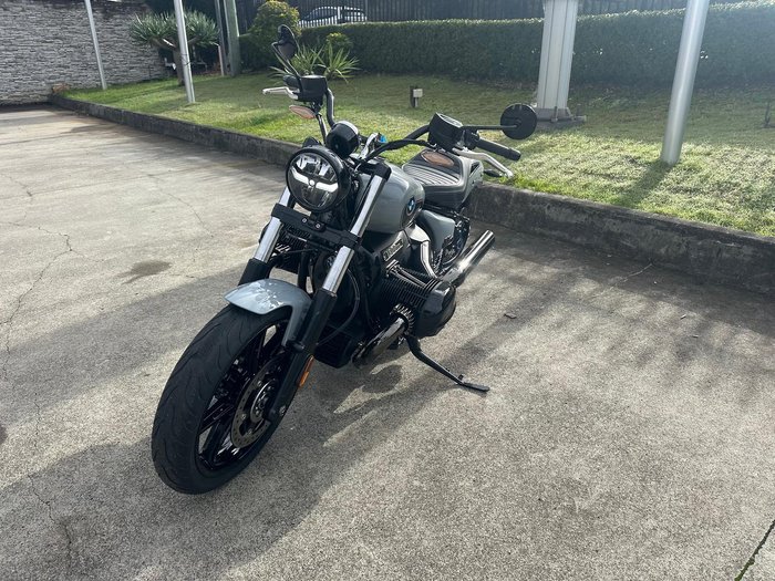 2025 BMW R 18 Blacked Out