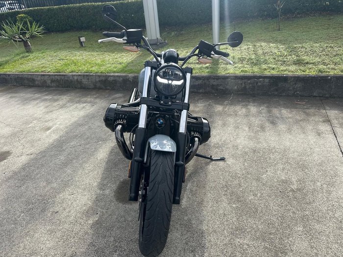 2025 BMW R 18 Blacked Out