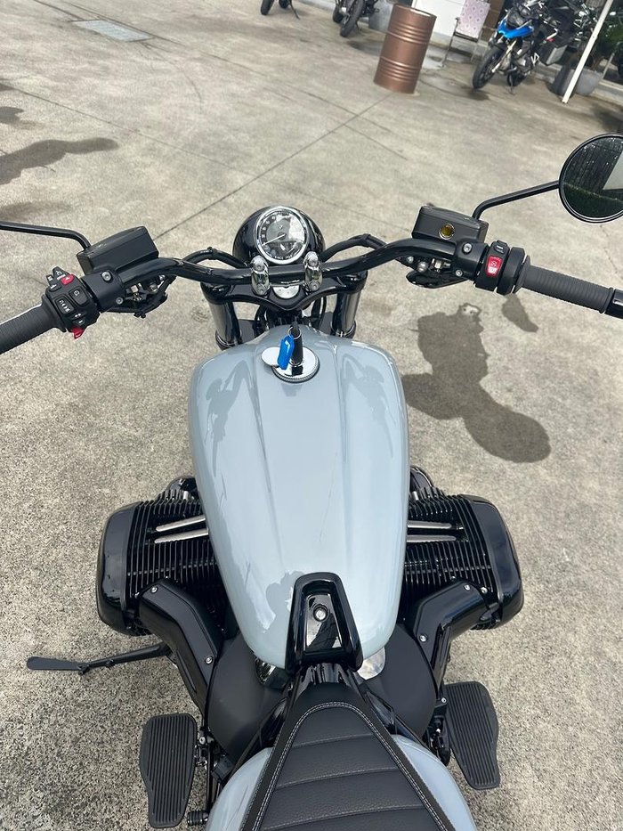 2025 BMW R 18 Blacked Out