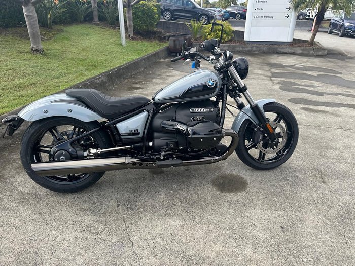 2025 BMW R 18 Blacked Out