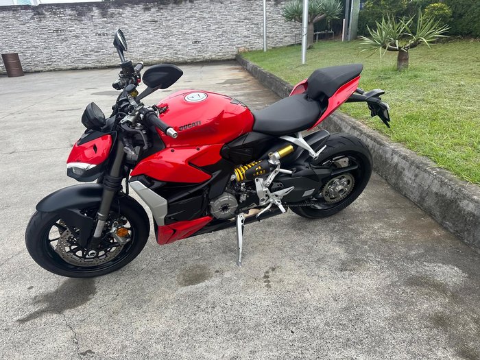 2023 Ducati Streetfighter V2 Streetfighter Red