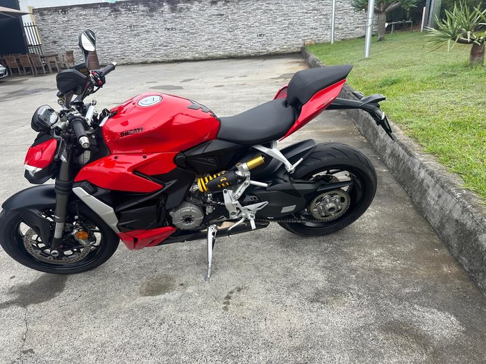 2023 Ducati Streetfighter V2 Streetfighter Red