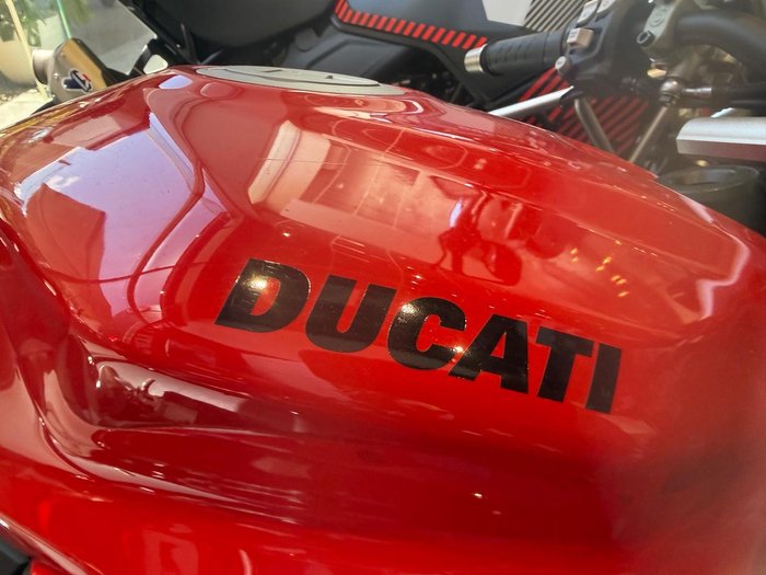 2023 Ducati Streetfighter V2