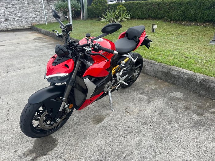 2023 Ducati Streetfighter V2 Streetfighter Red