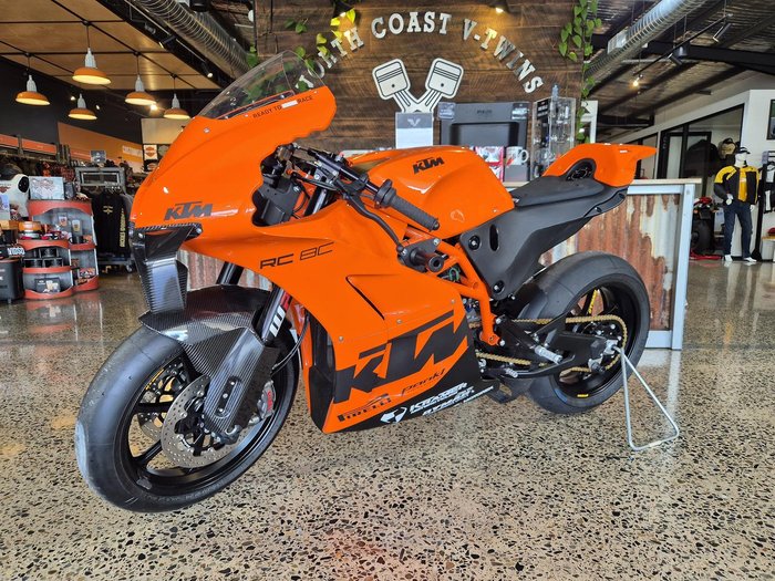 2022 KTM RC 8C