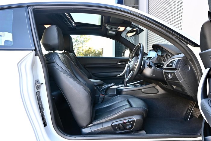 2015 BMW 2 Series 220i M Sport F22 Alpine White