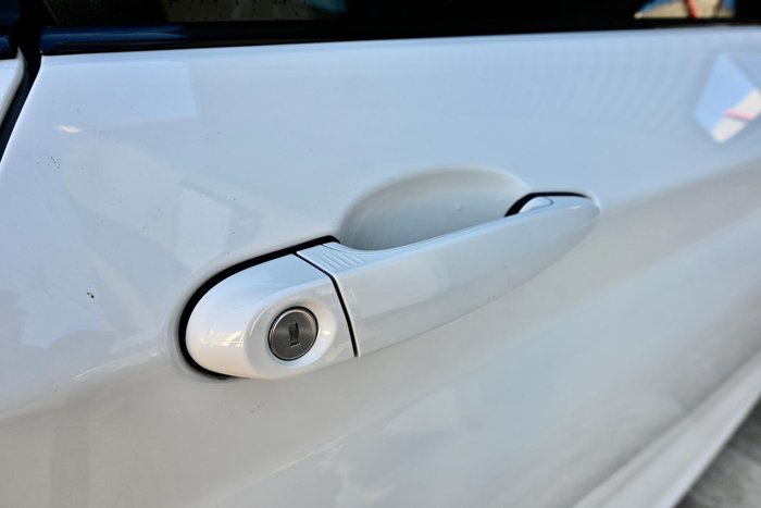 2015 BMW 2 Series 220i M Sport F22 Alpine White