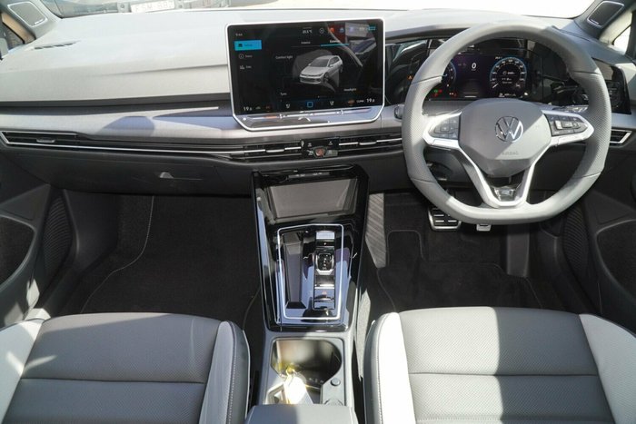 2025 Volkswagen Golf 110TSI R-Line