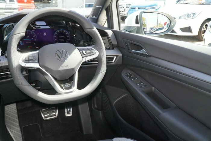 2025 Volkswagen Golf 110TSI R-Line