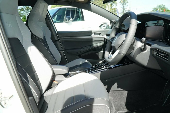 2025 Volkswagen Golf 110TSI R-Line